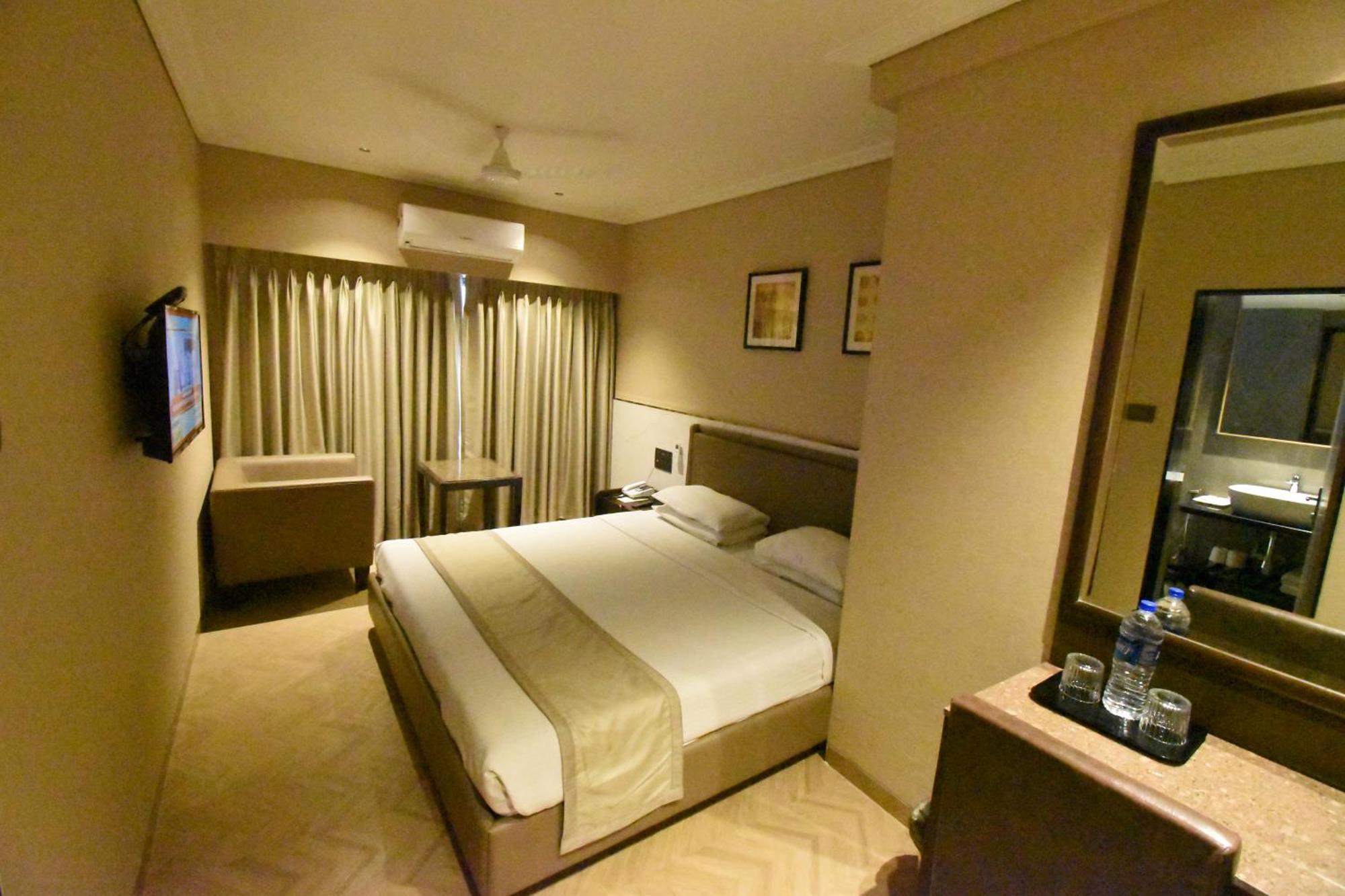 Kings International Juhu Hotel Bombay Eksteriør billede