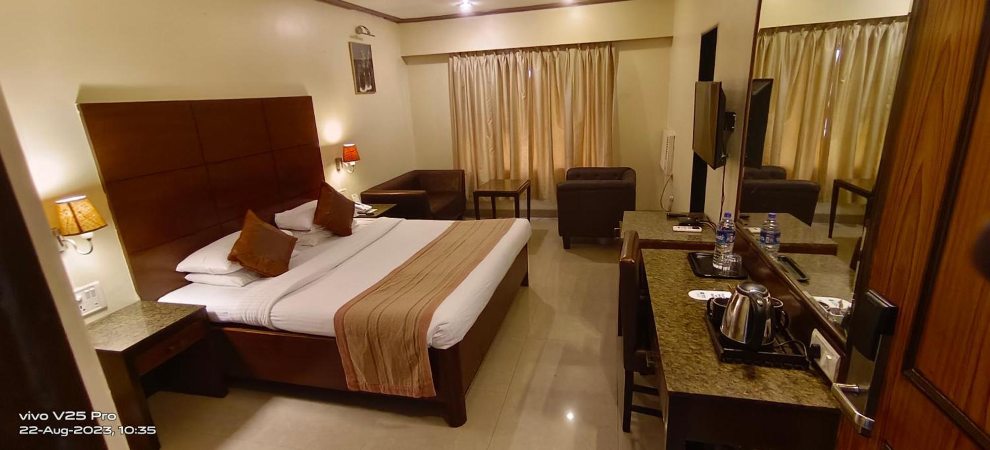 Kings International Juhu Hotel Bombay Eksteriør billede
