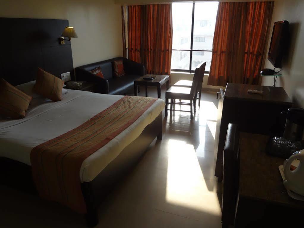 Kings International Juhu Hotel Bombay Eksteriør billede