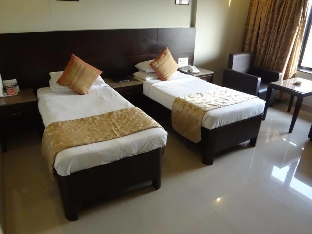 Kings International Juhu Hotel Bombay Eksteriør billede