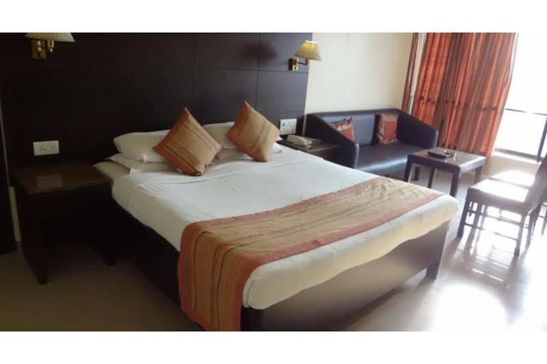Kings International Juhu Hotel Bombay Eksteriør billede